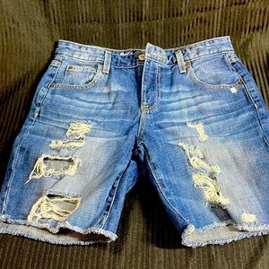 Massimo “boyfriend” shorts size 4/27